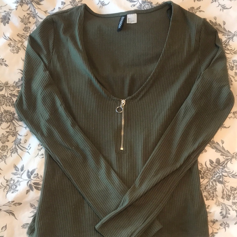 Olive green long sleeved crop top